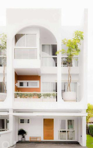 House for RENT! Townhome - Close to Town near to Ruamchok shopping mall, NIS, 7-11, Tesco Lotus, Fresh Market and etc.📍Location: Monotown Village