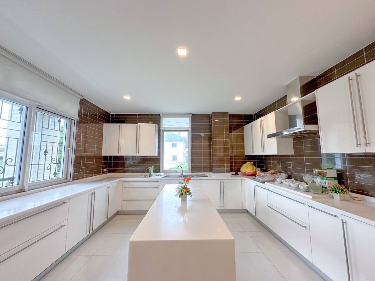 รูป ขายบ้านเดี่ยวเอกมัย สุขุมวิท63 ที่ดิน193ตร.ว บ้านหลังใหญ่ 7ชั้น พื้นที่ใช้สอย2,800 ตร.ม ที่จอดรถเยอะ ใกล้ BTSเอกมัย ทองหล่อ อาคารสำนักงาน 0879074045 - รูปที่ 4/19