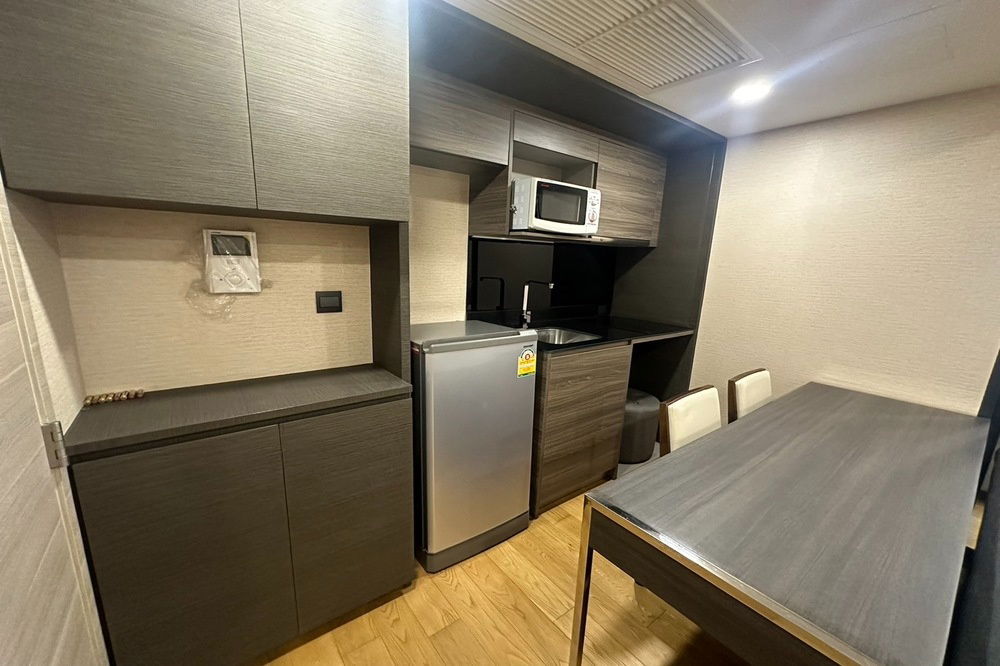 picture 🔥 For Rent !! Good location, With bathtub!! 🔥 Code C20251000023..........Klass Langsuan, 1 bedroom, 1 bathroom, furnished, ready to move in 📣📣 - 4/8
