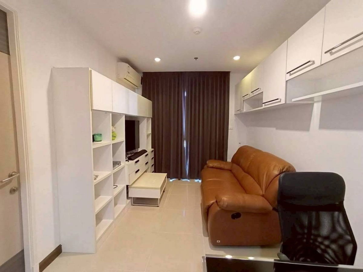 picture If you like orderliness, you have to use this room. Fully built and clean. - 2/7