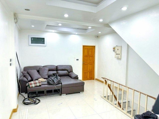 picture Robinson Ramintra 1.4 km. Fashion Sinphaet, commercial building for rent, 4.5 floors including rooftop, 22 sq m., 342 sq m., MRT Khubon 800 m.,  - 4/8