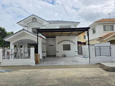 บ้านเดี่ยวหลังใหญ่ ตกแต่งรีโนเวทใหม่ หมู่บ้าน พฤกษาวิลเลจ 3 รังสิต คลอง 3 คลองสาม คลองหลวง ปทุมธานี  ทำเลดี หลังมุม