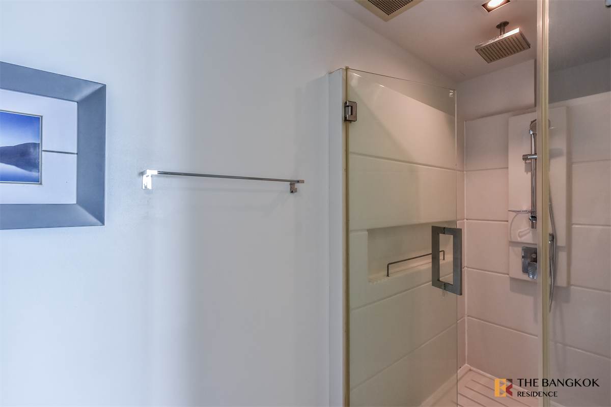 picture High-potential Location, Not as Expensive as You Think The Room Sathorn-Taksin near BTS Phonimit - 4/10