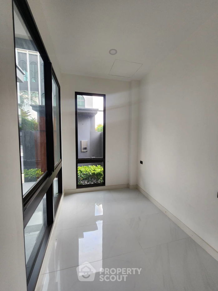picture 4-BR House at Tararom Private Residence Ramkhamhaeng 9 near ARL Ramkhamhaeng (ID 2352334) - 4/28