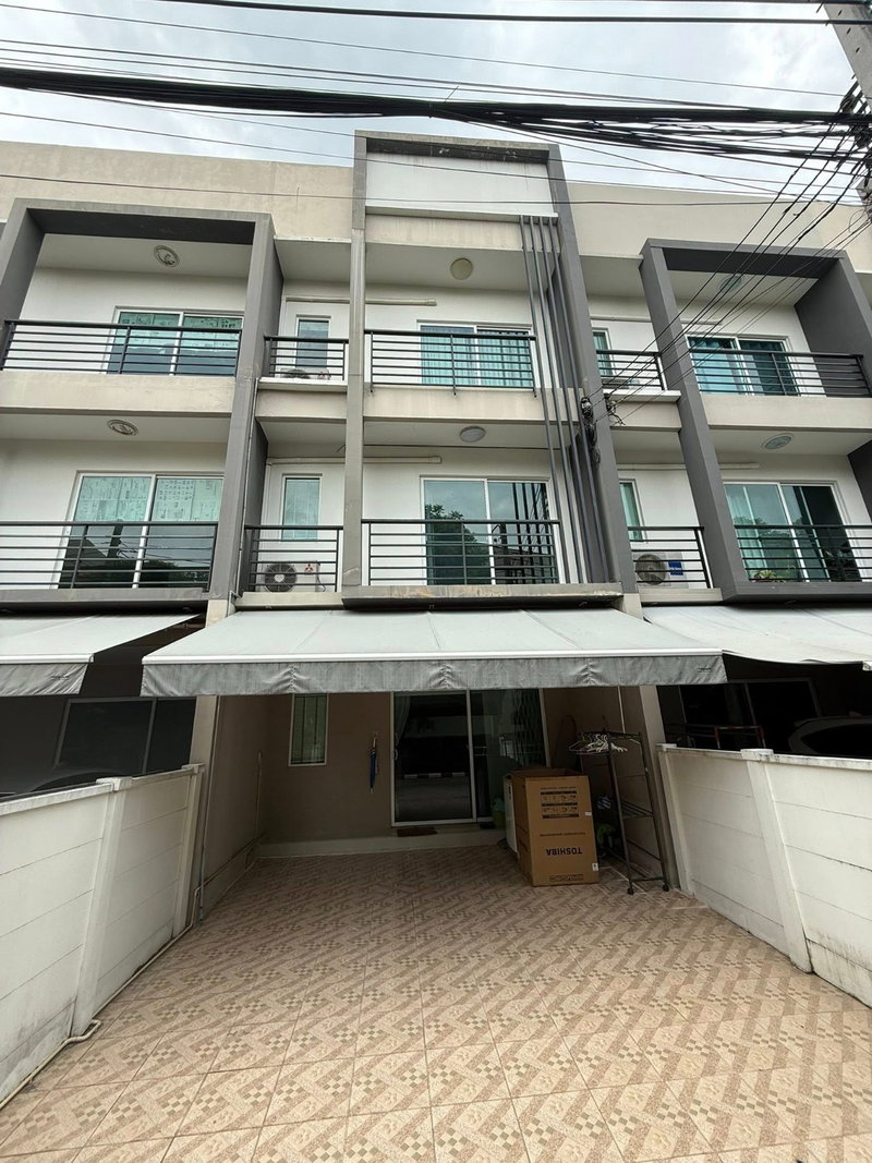 บ้านเดี่ยวให้เช่า : S04-0056  ให้เช่าทาวน์โฮม โครงการบ้านกลางเมือง สุขุมวิท 77