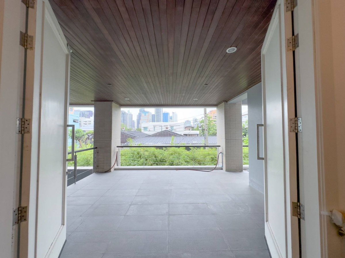 รูป ขายบ้านเดี่ยวเอกมัย สุขุมวิท63 ที่ดิน193ตร.ว บ้านหลังใหญ่ 7ชั้น พื้นที่ใช้สอย2,800 ตร.ม ที่จอดรถเยอะ ใกล้ BTSเอกมัย ทองหล่อ อาคารสำนักงาน 0879074045 - รูปที่ 3/19