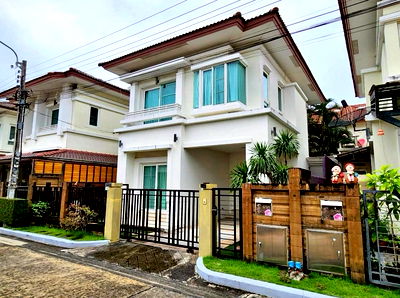บ้านเดี่ยวให้เช่า : 🏡 ให้เช่าบ้านเดี่ยว 2 ชั้นหมู่บ้าน เดอะ เซนโทร สุขุมวิท 113 (THE CENTRO Sukhumvit 113) ซอยสุขุมวิท 113  ห่างจาก BTS สำโรง เพียง 2.9 กม. 