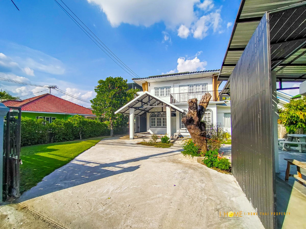 picture A house for rent with 5 bedrooms,2 toilets,  and 1 kitchen. - 3/31