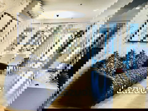 Luxury Condo in Khlong Toei Nuea, Bangkok