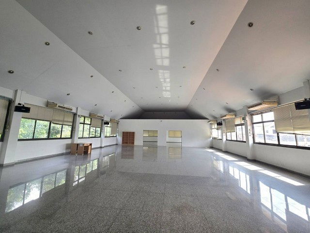 picture FOR Rent  OFFICE PROPERTY  125000 BAHT. - 16/22
