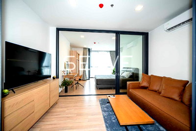 Condos for rent : 1 Bed Large Room Good Location Close to BTS Phaya Thai 500 m. & ARL Ratchaprarop 600 m @ XT Phayathai
