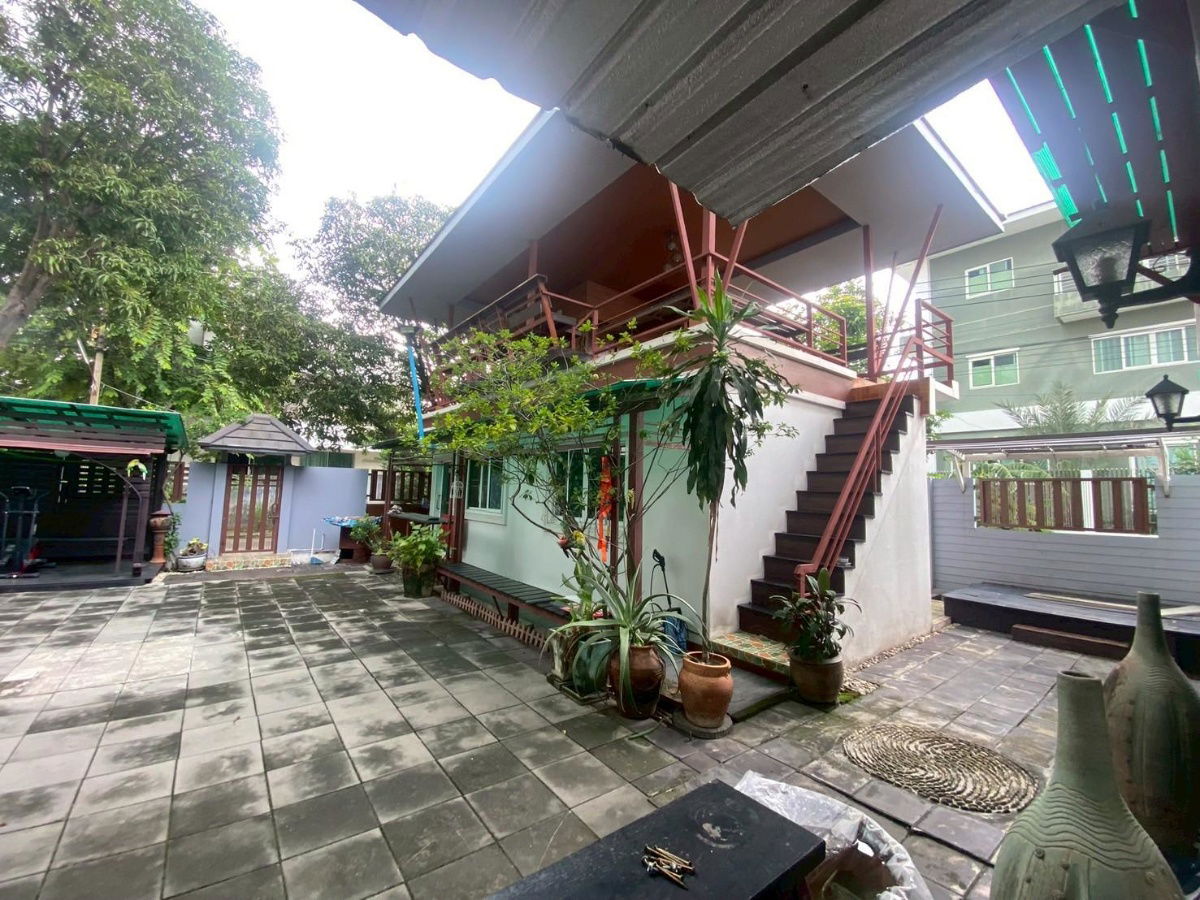 รูป ขายบ้านเดี่ยวสุดหรู ทำเลดอนเมือง–ศรีสมาน หลังใหญ่พร้อมบ้านแถมอีก 1 หลัง - รูปที่ 13/15