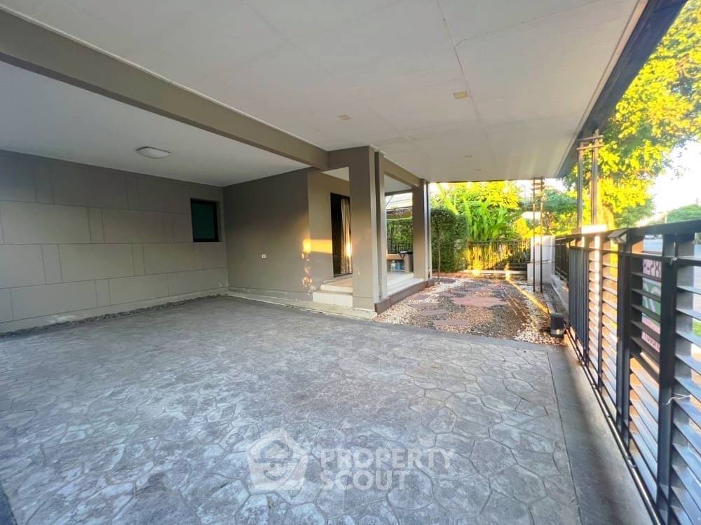picture 3-BR House at Centro Ramindra 109 in Bang Chan (ID 1529947) - 2/12