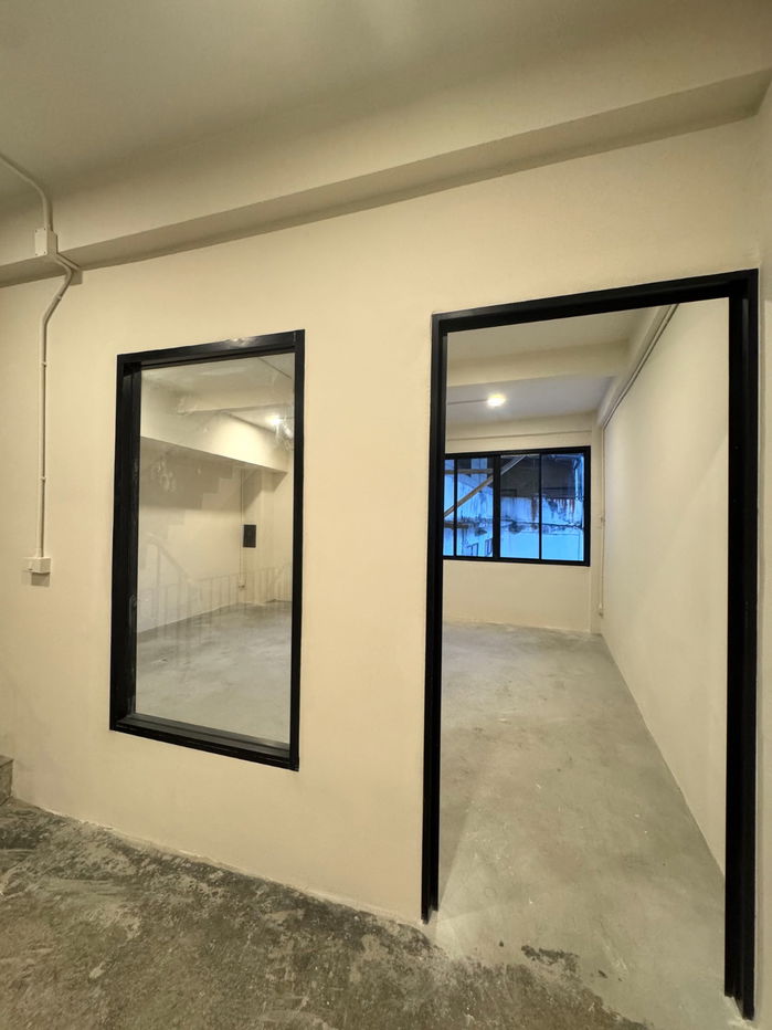 picture Prime Sukhumvit Location! Rent 4.5-Floor Shophouse Near BTS Punnawithi | Ideal for Office/Showroom (Free Ad Space) - 14/24