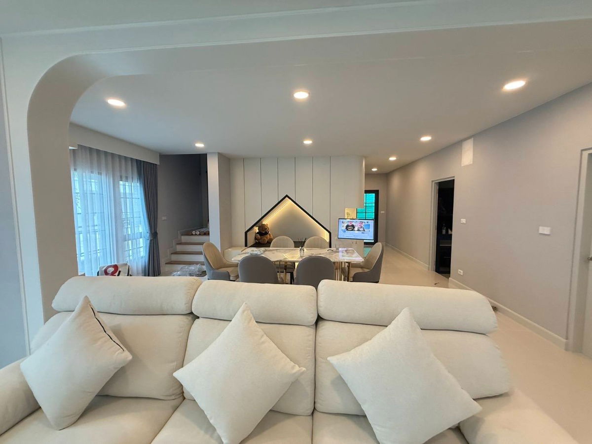 รูป บ้านให้เช่า Centro Bangna พร้อมเข้าอยู่สนใจติดต่อ Line @goodmanpro หรือ โทร 0999029192 - รูปที่ 3/9