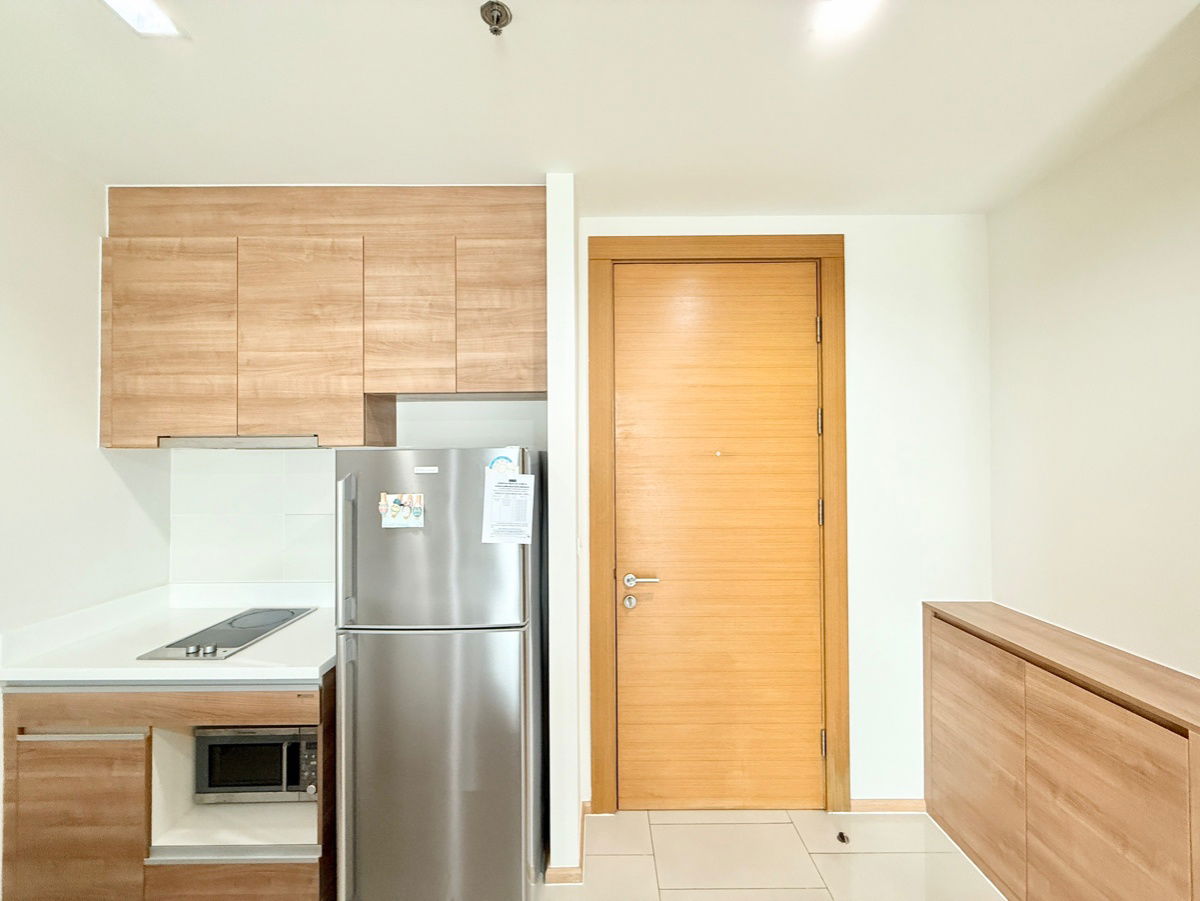 picture Ready to move in "𝐑𝐡𝐲𝐭𝐡𝐦 𝐑𝐚𝐭𝐜𝐡𝐚𝐝𝐚-𝐇𝐮𝐚𝐢𝐤𝐡𝐰𝐚𝐧𝐠" 1 Bedroom 46 Sq.m. Floor 30+ , Near : MRT-Huaikhwang - 10/15