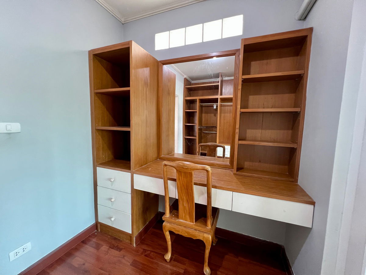picture House for RENT! - Close to Town near Market, International School and etc.📍Location: Supalai Ville Chiangmai 🏡 3 Bedrooms 3 Bathrooms - 21/26