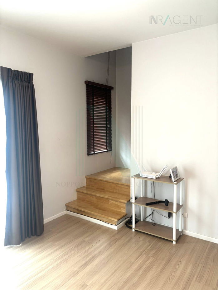 picture 📌 For Sell Town house BAAN KLANG MUANG SUANLUANG 3-story 3 bedroom 3 bathroom - 2/8