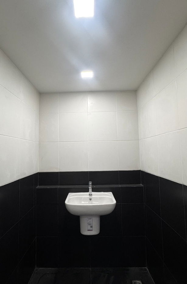 picture Prime Sukhumvit Location! Rent 4.5-Floor Shophouse Near BTS Punnawithi | Ideal for Office/Showroom (Free Ad Space) - 20/24