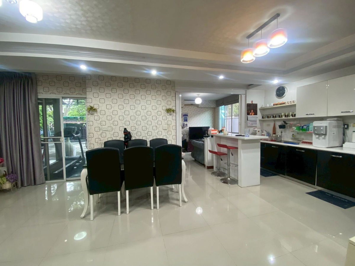 รูป ขายบ้านเดี่ยวสุดหรู ทำเลดอนเมือง–ศรีสมาน หลังใหญ่พร้อมบ้านแถมอีก 1 หลัง - รูปที่ 2/15