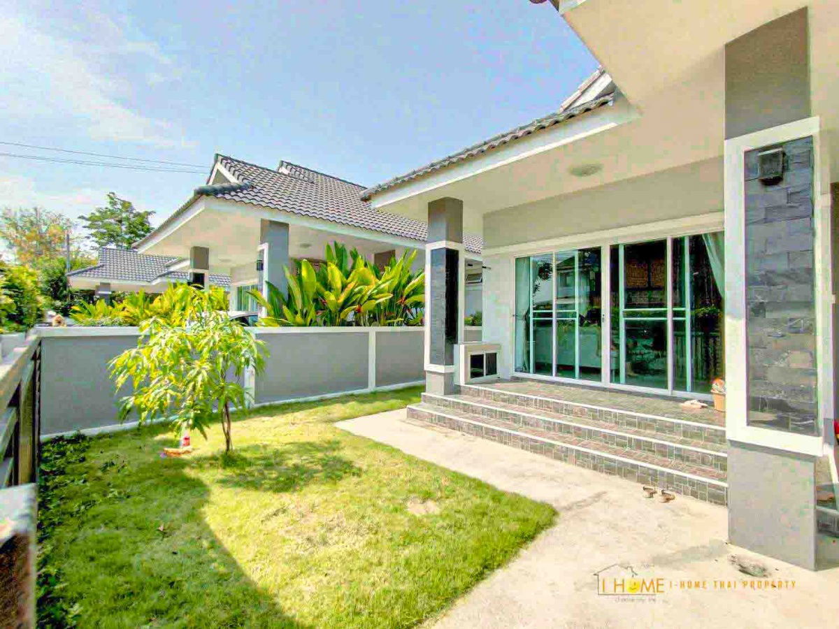 picture  A house for rent with 3 bedrooms,2 toilets,  and 1 kitchen. - 2/31