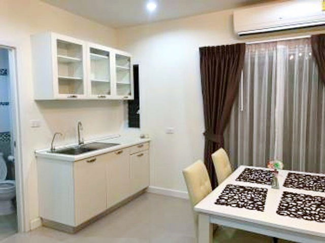 picture Phatanakarn 38 MRT Srinakarin.2.1 km. 2-story townhouse for rent furnished 17 sq.wa. 140 sq.m. 3 bed - 3/8