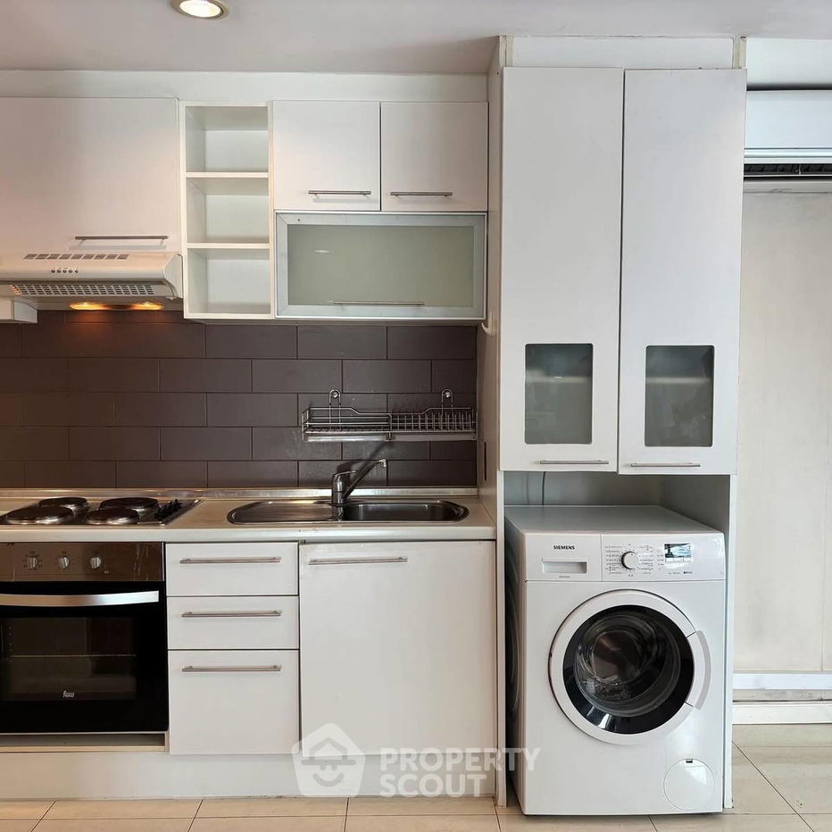 picture 2-BR Condo at Grand Park View Asoke near MRT Sukhumvit (ID 2353560) - 5/15