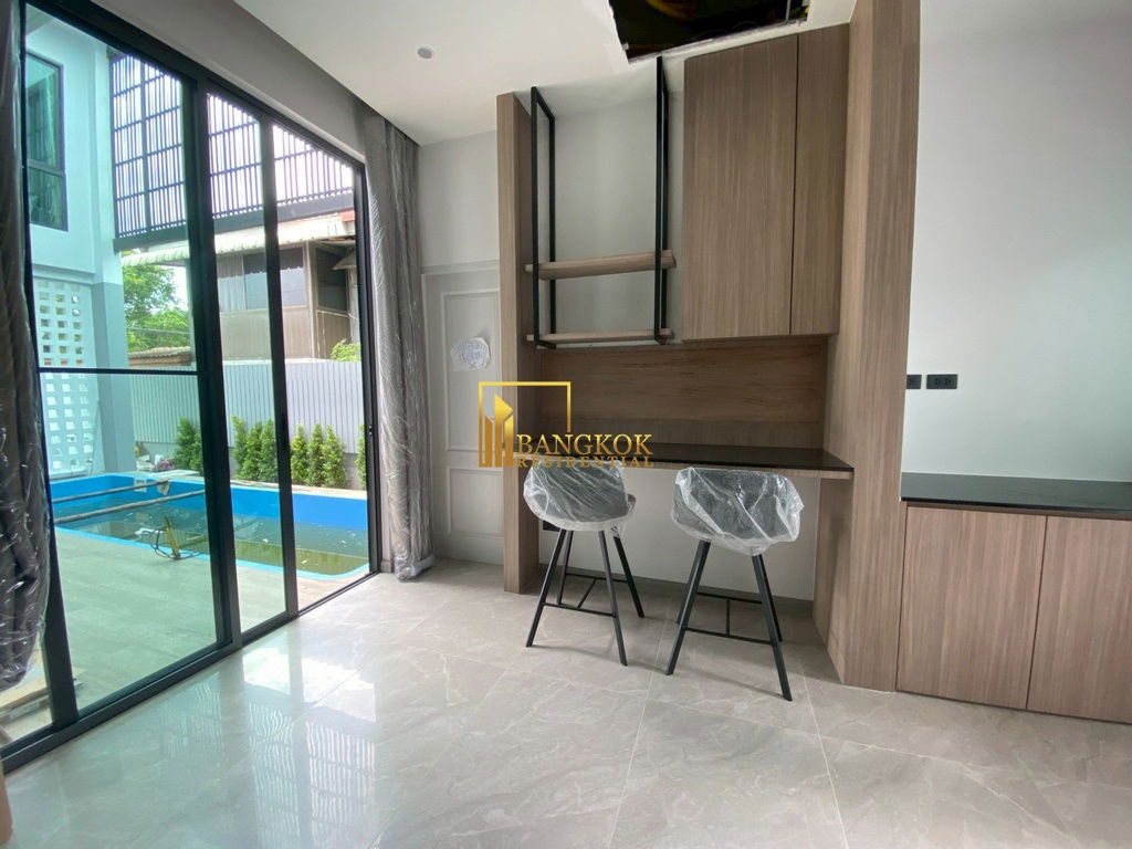 picture Modern 4 Bedroom Pool Villa For Rent in Phra Khanong Area - BR28298SH - 8/14