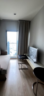 Condos for rent : Condo for rent Noble revolve 2 Floor 35 Rent fee 15,000 THB Only !!