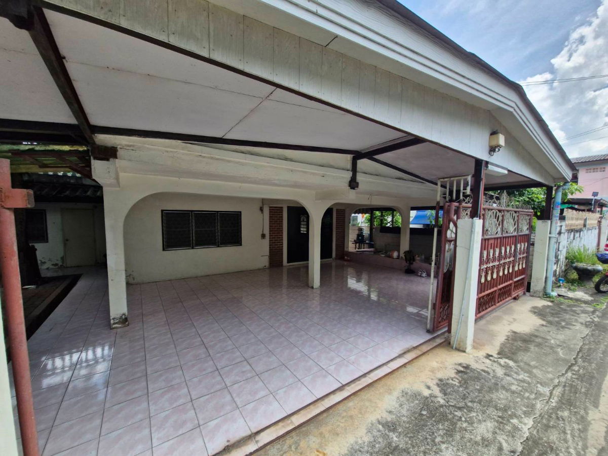 รูป 🏡 โอกาสทอง! บ้านเดี่ยว 2 ชั้น ทำเลทอง "เพชรเกษม 69" ราคาดีที่สุดในย่าน! คุ้มค่าเกินราคา! ไม่มีค่าส่วนกลาง! ตอบโจทย์คนมองหาบ้านทำเลดี - รูปที่ 3/23