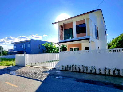 Houses for sale Chiang Mai : Two-storey detached house for sale  3 bedrooms 3 bathrooms and 2 parkings.