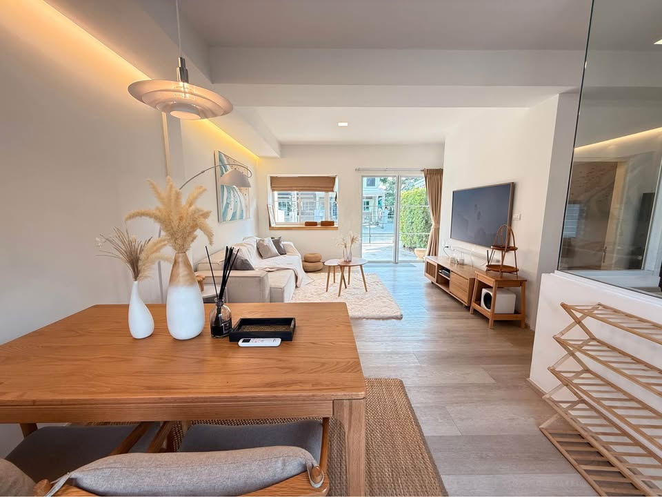 picture House for rent Indy Bangna Ramkamhaeng2, ready to move in. If interested, contact Line @goodmanpro or call 0999029192. - 4/13
