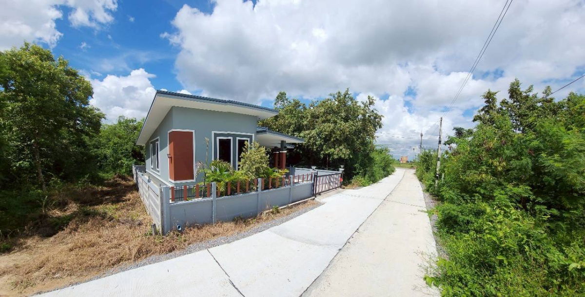 picture Newly built house for building a new home | Near Motorway M6 | 50 sq m | (1.5 million baht)  - 10/30