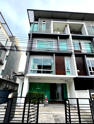 Home office for rent วิทยาลัยสารพัดช่างพระนคร : For Rent – 4-Storey Home Office at B Square, Rama 9 | 9 air conditioners | Indoor parking for 3 cars | Usable area over 500 sqm | Land 50.9 sq.wah