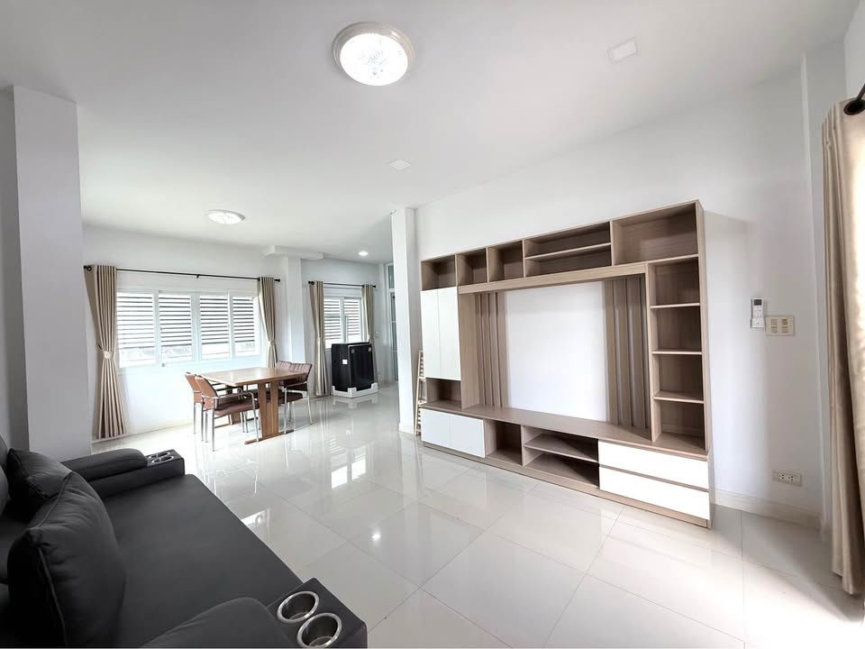 picture Two storey house for rent with 3 bedrooms,3 toilets and 1 kitchen.  - 2/13