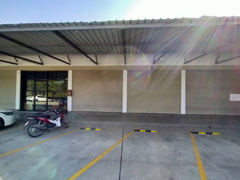 Warehouse for rent for stocking products with 1 toilet and 1-2 Parkings. 