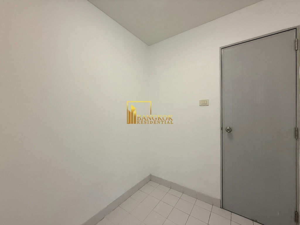 รูป Fullerton | Elegant 3 Bedroom Pet Friendly Condo in Ekkamai - BR4522CD - รูปที่ 29/42