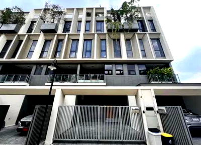 เช่าทาวน์โฮม MRT ลาดพร้าว 83 : ให้เช่า ทาวน์โฮม Luxury THER LARDPRAO93 ใกล้ MRT มหาดไท 600 ม. 4 ห้องนอน