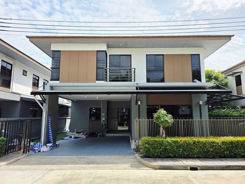 Houses for rent : House for rent Baan Lumpini Suanluang Rama 9, ready to move in. If interested, contact Line @goodmanpro or call 0999029192.