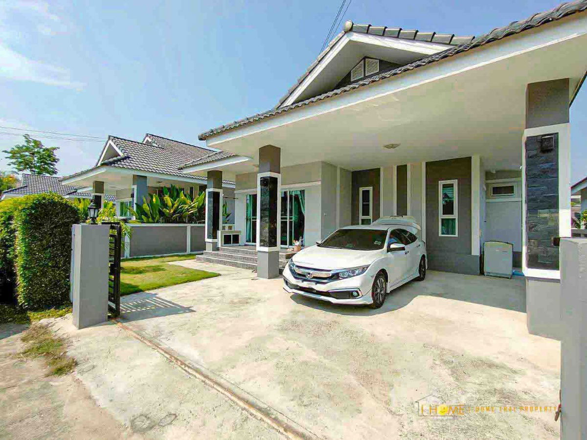 picture  A house for rent with 3 bedrooms,2 toilets,  and 1 kitchen. - 1/31