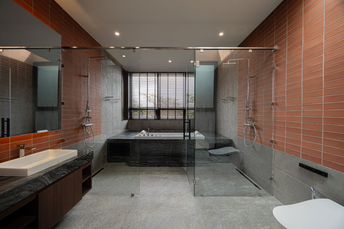 picture Two-story pool villa for sale  5 bedrooms 7 bathrooms and 4 parkings. - 31/34