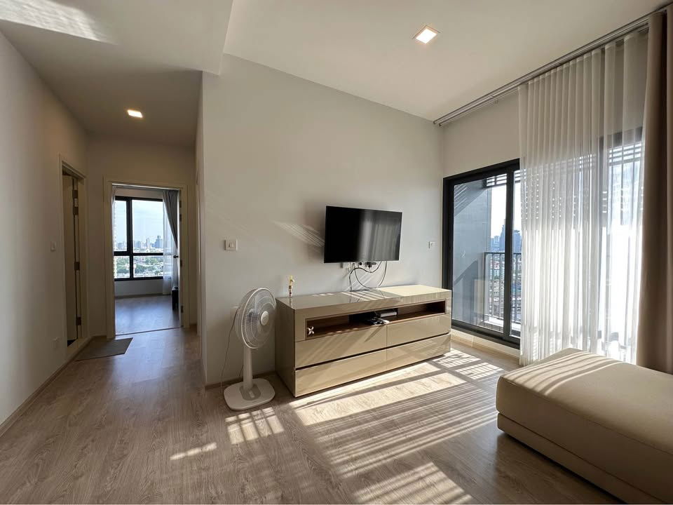 picture Airport link ramkhamhaeng 300 m. Price  32,000 Baht Condo THE TREE Pattanakarn - Ekkamai ( Rental ) - 4/20