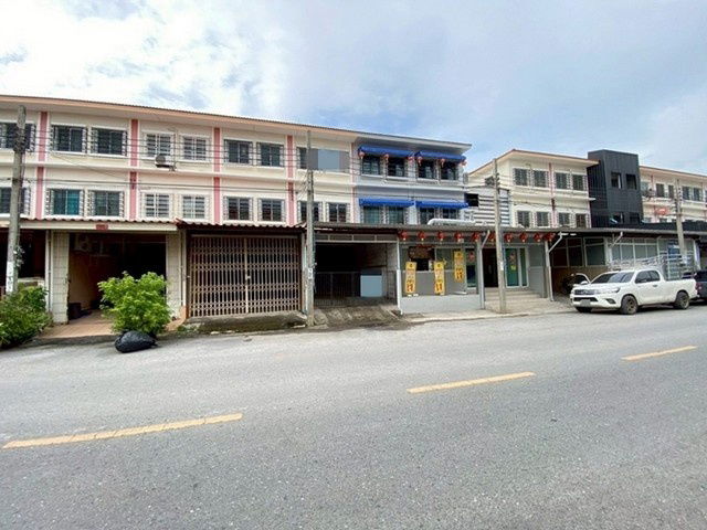 picture FOR SALE  COMMERCIAL BUILDING PROPERTY  2100000 BAHT. - 2/8