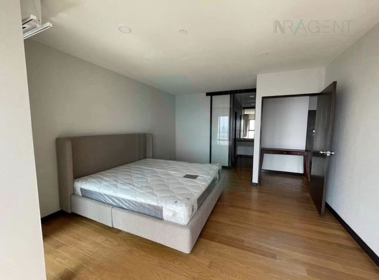 picture 📌 For Rent Condo SATHORN GARDENS Building A, Floor 37,3 bed room, Room size 230.00 sqm - 6/8