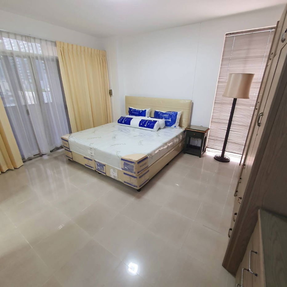 picture Condo for rent at The Heritage Condominium - 4/10