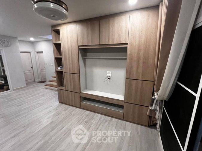 4-bed house for sale, 164 sqm, 60.9 sq wah, Centro Ramintra 109