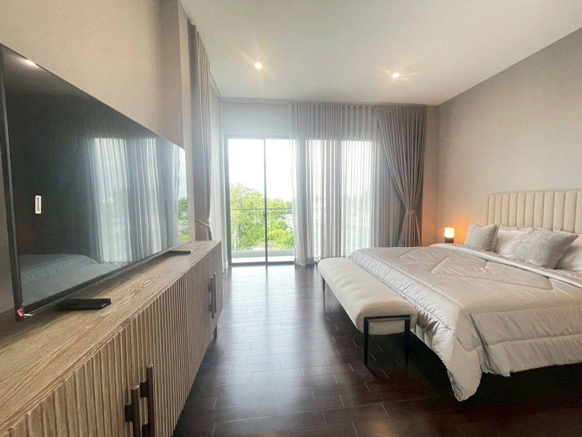 รูป ให้เช่า บ้านหรู Pool Villa The Honor โยธินพัฒนา 5 ห้องนอน ใกล้ CDC แปลงมุม วิวสวน - รูปที่ 9/17