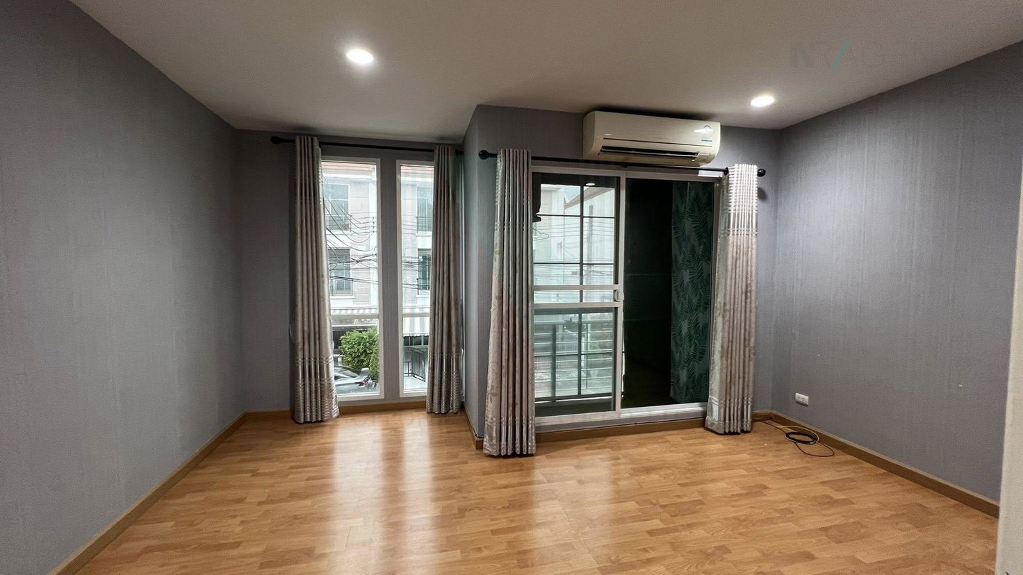 รูป 📌 ขายทาวน์เฮาส์ โครงการ บ้านกลางเมือง เออร์บาเนี่ยน ศรีนครินทร์ 3 ชั้น 3 ห้องนอน 3 ห้องน้ำ - รูปที่ 4/8