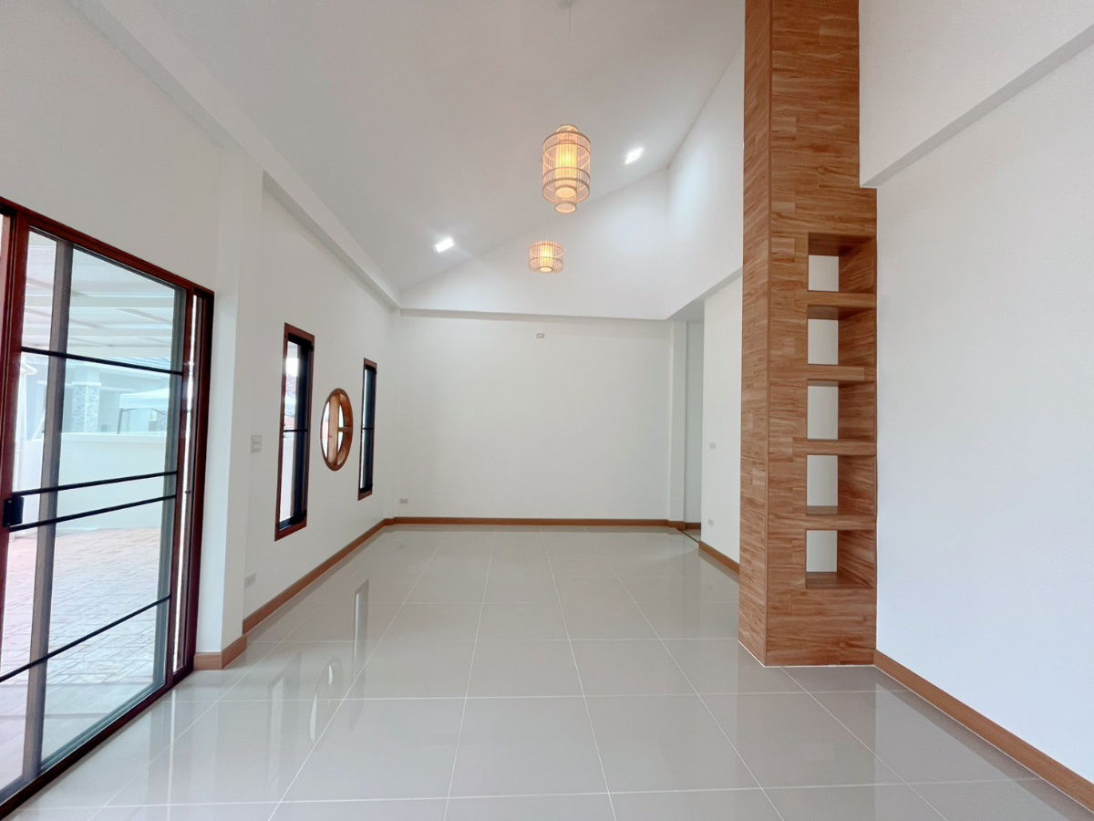 รูป ขายบ้านเดี่ยวชั้นเดียว  3 ห้องนอน  2 ห้องน้ำ  1 ห้องครัว  1 ที่จอดรถ - รูปที่ 4/14