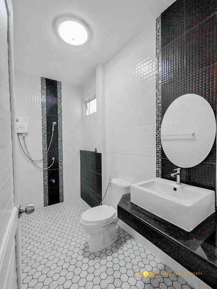 picture  A house for rent with 3 bedrooms,2 toilets,  and 1 kitchen. - 12/31
